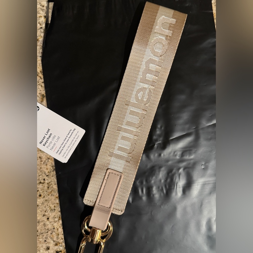 Lululemon never lost Keychain